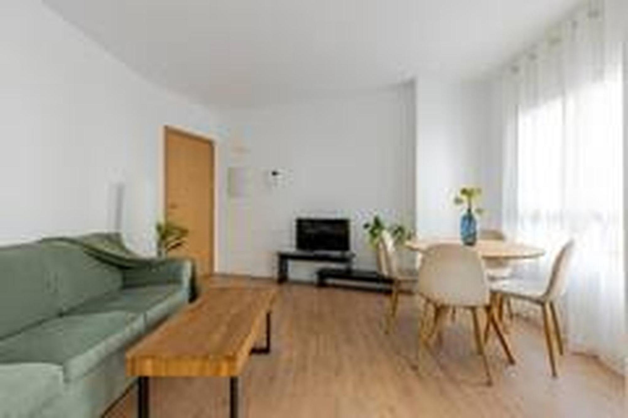 Apartamentos Nuevo Con Aire Y Wifi Águilas Exterior foto